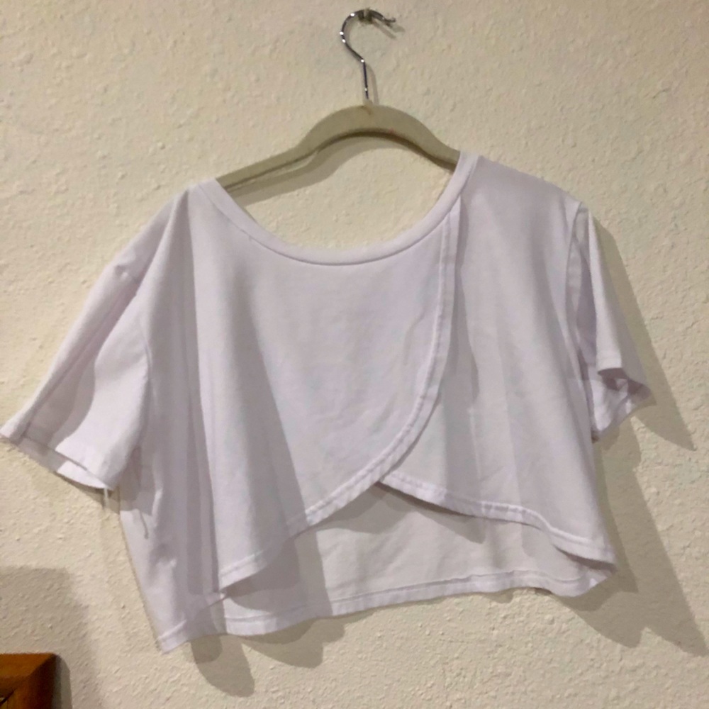 white split front cropped tee